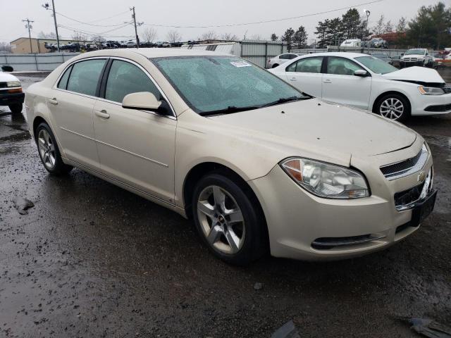 1G1ZH57B494182806 - 2009 CHEVROLET MALIBU 1LT GOLD photo 4