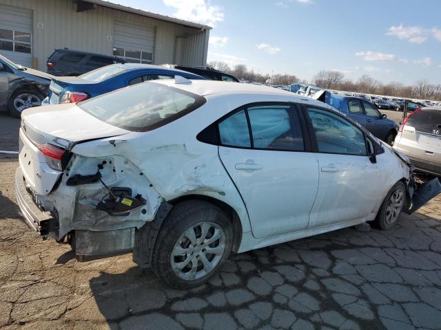 5YFEPMAE1NP322436 - 2022 TOYOTA COROLLA LE WHITE photo 3