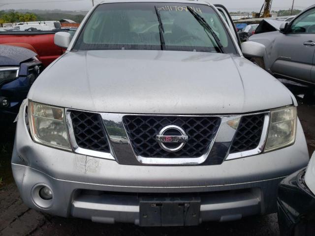 5N1AR18W85C704134 - 2005 NISSAN PATHFINDER LE 银色 照片 12