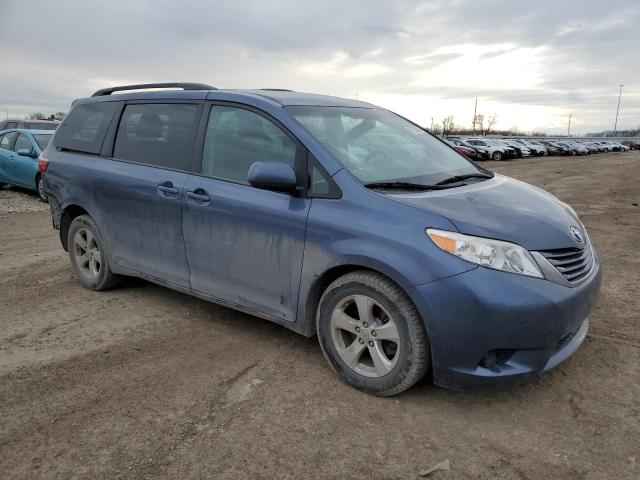 5TDKK3DC4FS548047 - 2015 TOYOTA SIENNA LE BLUE photo 4