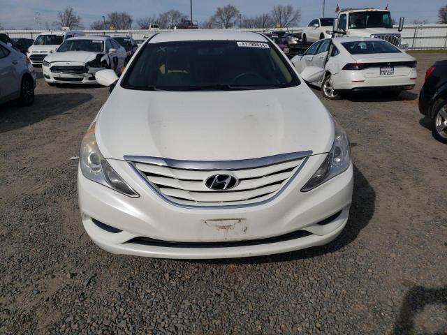 5NPEB4AC7DH589282 - 2013 HYUNDAI SONATA GLS WHITE photo 5