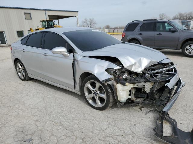 1FA6P0H73E5386453 - 2014 FORD FUSION SE SILVER photo 4