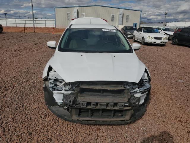 1FADP3F28JL303542 - 2018 FORD FOCUS SE WHITE photo 5