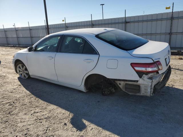 4T1BF3EK1BU713211 - 2011 TOYOTA CAMRY BASE WHITE photo 2