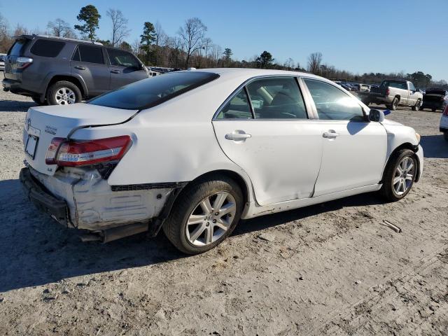 4T1BF3EK1BU713211 - 2011 TOYOTA CAMRY BASE WHITE photo 3