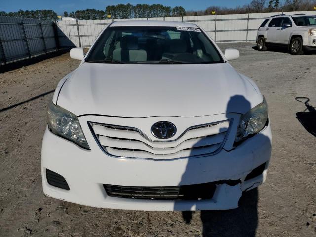 4T1BF3EK1BU713211 - 2011 TOYOTA CAMRY BASE WHITE photo 5