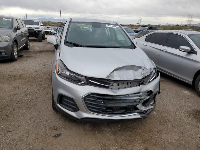 3GNCJKSB3LL323624 - 2020 CHEVROLET TRAX LS SILVER photo 5