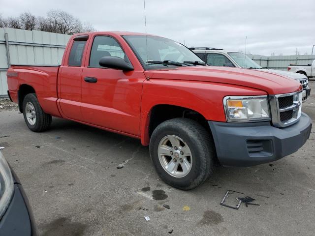 1D7HW32K58S554139 - 2008 DODGE DAKOTA SXT RED photo 4