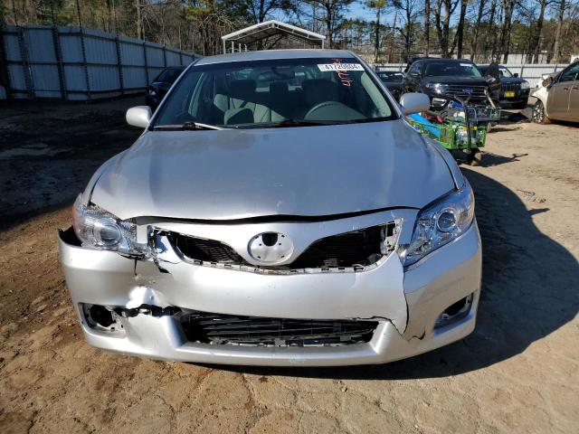 4T1BF3EKXBU657298 - 2011 TOYOTA CAMRY BASE SILVER photo 5