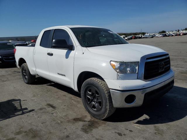 5TFRM5F13BX022447 - 2011 TOYOTA TUNDRA DOUBLE CAB SR5 WHITE photo 4
