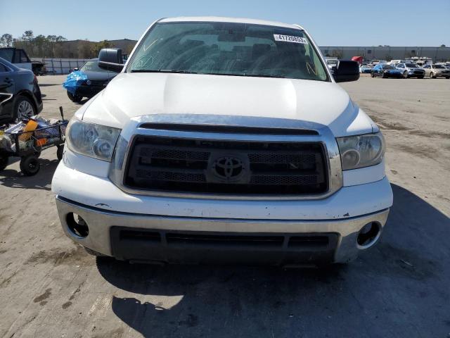 5TFRM5F13BX022447 - 2011 TOYOTA TUNDRA DOUBLE CAB SR5 WHITE photo 5