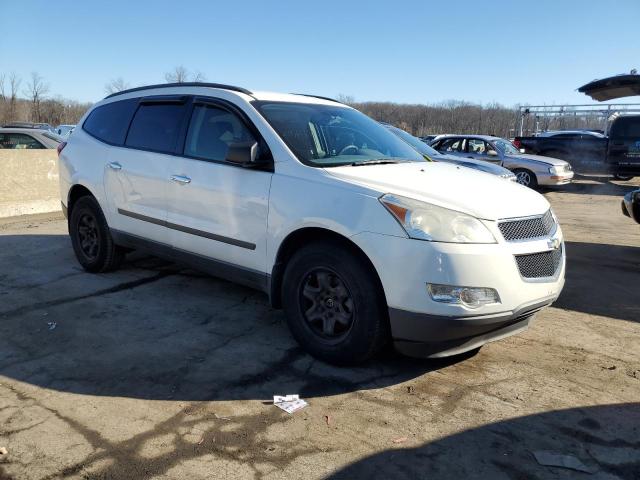 1GNKVFED0BJ195207 - 2011 CHEVROLET TRAVERSE LS WHITE photo 4