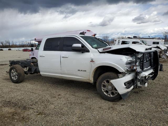 3C63R3JL0KG550446 - 2019 RAM 3500 LARAMIE WHITE photo 4