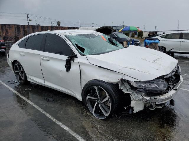 1HGCV1F32JA227015 - 2018 HONDA ACCORD SPORT WHITE photo 4