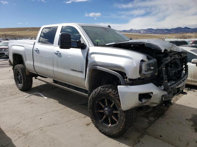 1GT120E8XFF173480 - 2015 GMC SIERRA K2500 DENALI SILVER photo 4