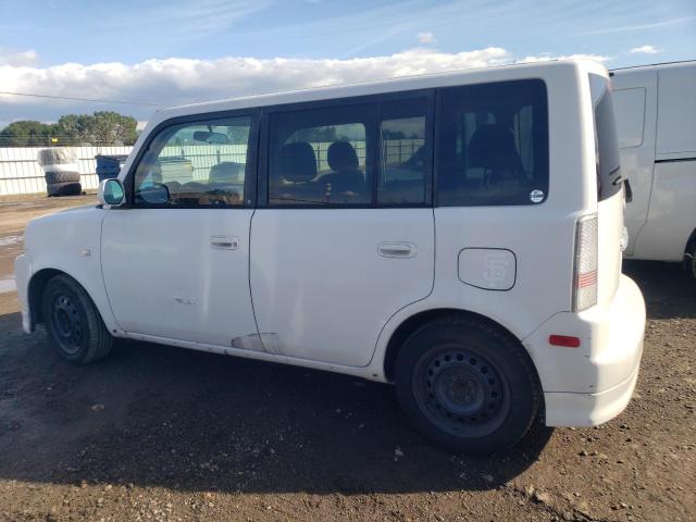 JTLKT324364101556 - 2006 TOYOTA SCION XB WHITE photo 2