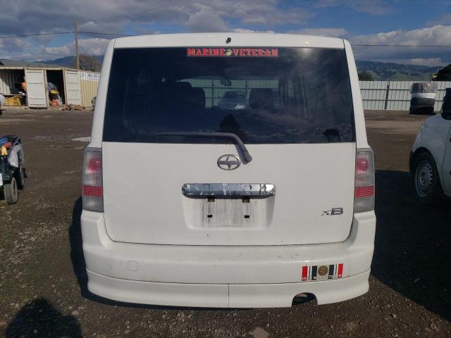 JTLKT324364101556 - 2006 TOYOTA SCION XB WHITE photo 6