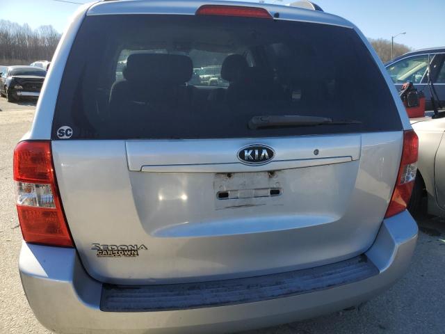 KNDMB133296300625 - 2009 KIA SEDONA SILVER photo 6