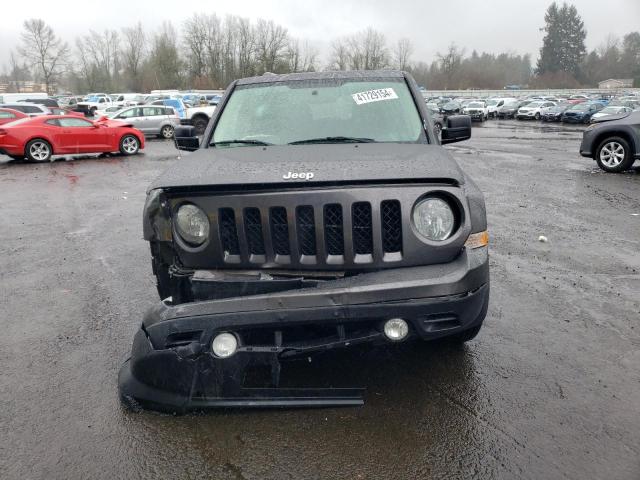 1C4NJRFB6HD114119 - 2017 JEEP PATRIOT LATITUDE GRAY photo 5