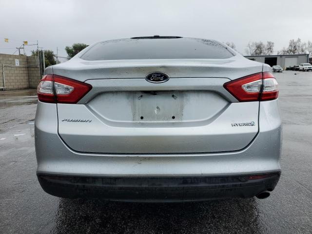 3FA6P0UU6FR106339 - 2015 FORD FUSION S HYBRID SILVER photo 6