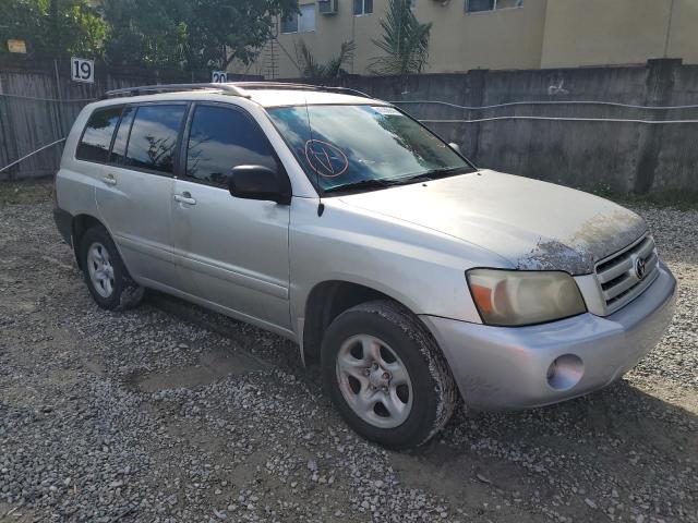 JTEDD21A960135281 - 2006 TOYOTA HIGHLANDER SILVER photo 4