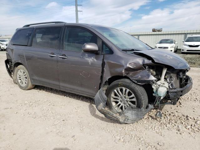 5TDYK3DC6FS635247 - 2015 TOYOTA SIENNA XLE GRAY photo 4