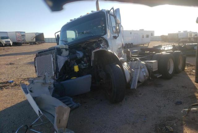 1FUJC5CV89DAD8315 - 2009 FREIGHTLINER M2 112 MEDIUM DUTY WHITE photo 2