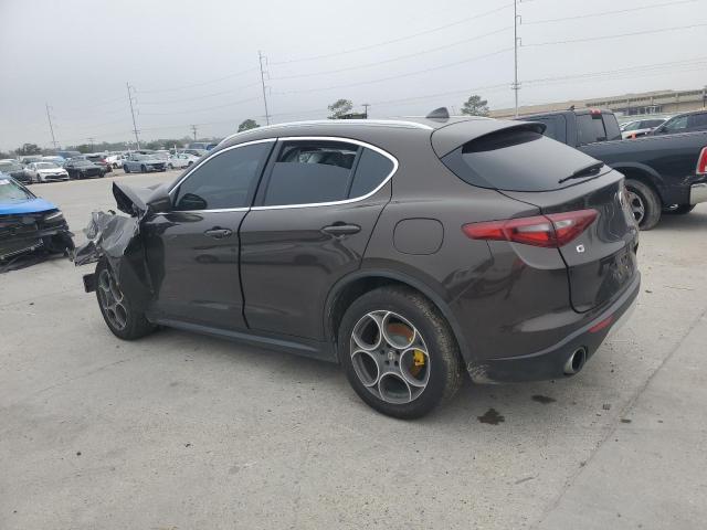 ZASFAKBN7J7B80184 - 2018 ALFA ROMEO STELVIO TI BROWN photo 2