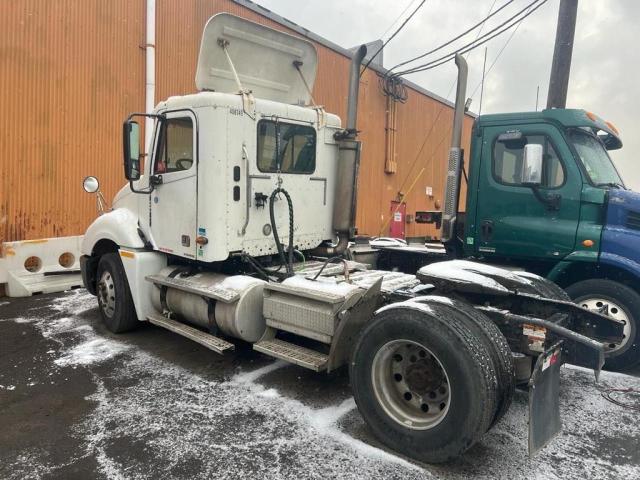 1FUJGBDV6BLBB0741 - 2011 FREIGHTLINER CASCADIA 1 WHITE photo 3