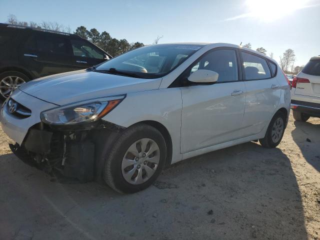 KMHCT5AE2FU215632 - 2015 HYUNDAI ACCENT GS WHITE photo 1