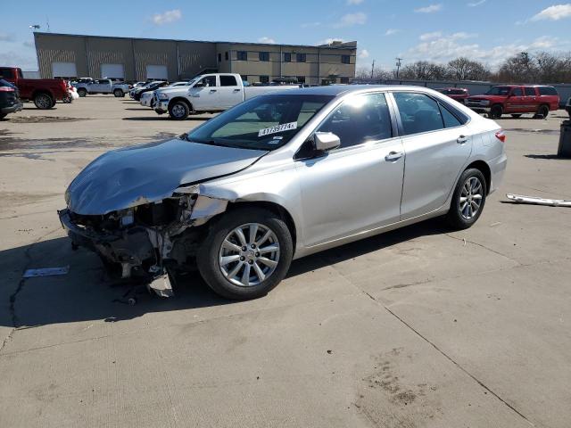 4T4BF1FK8FR515465 - 2015 TOYOTA CAMRY LE SILVER photo 1