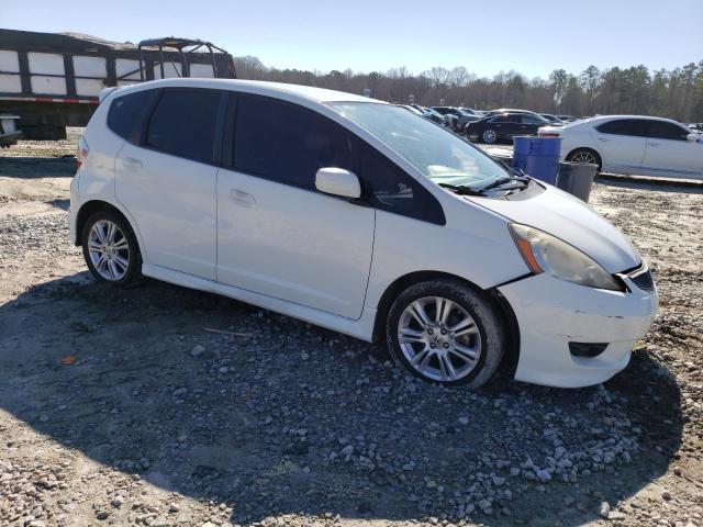 JHMGE8H44AS026367 - 2010 HONDA FIT SPORT WHITE photo 4