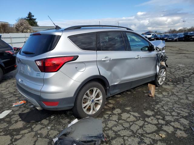 1FMCU0HD1KUB63174 - 2019 FORD ESCAPE SEL SILVER photo 3