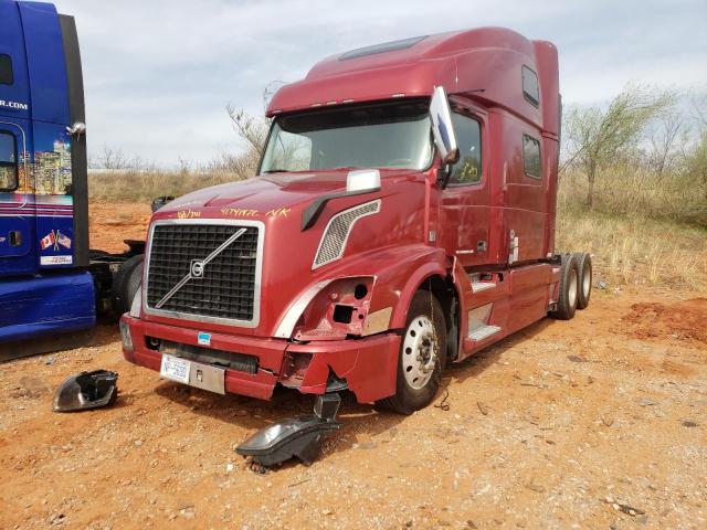 4V4NC9EH8GN937826 - 2016 VOLVO VN VNL MAROON photo 2