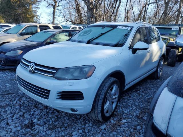 2014 VOLKSWAGEN TOUAREG V6, 