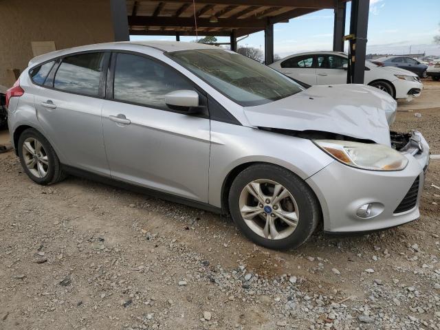 1FAHP3K22CL265249 - 2012 FORD FOCUS SE SILVER photo 4