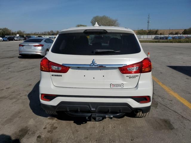 JA4AP3AU3JZ004943 - 2018 MITSUBISHI OUTLANDER ES WHITE photo 6