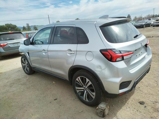 JA4ARUAU8MU013445 - 2021 MITSUBISHI OUTLANDER ES SILVER photo 2