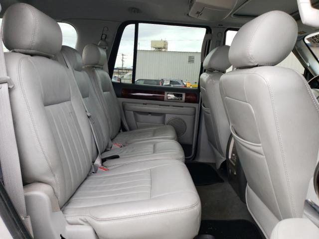 5LMFU27R44LJ34537 - 2004 LINCOLN NAVIGATOR 银色 照片 11