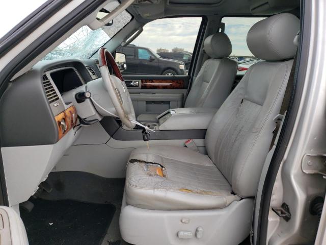 5LMFU27R44LJ34537 - 2004 LINCOLN NAVIGATOR 银色 照片 7