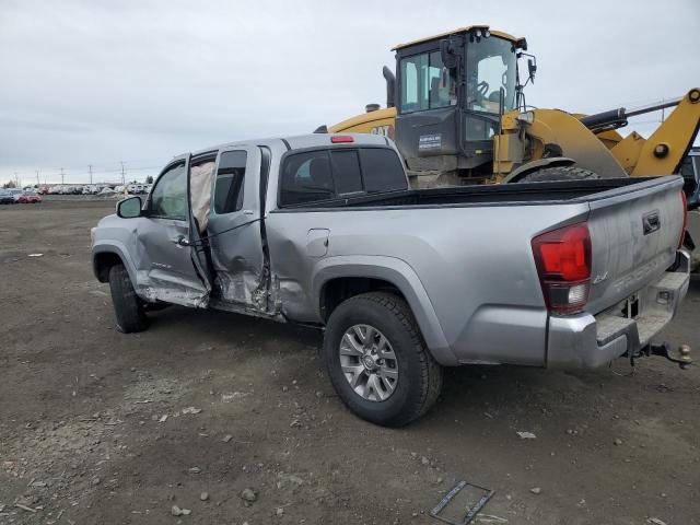 5TFSX5EN1JX062960 - 2018 TOYOTA TACOMA ACCESS CAB SILVER photo 2