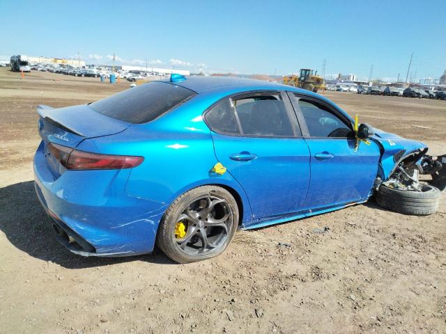 ZARFAEAV9J7563786 - 2018 ALFA ROMEO GIULIA QUADRIFOGLIO BLUE photo 3