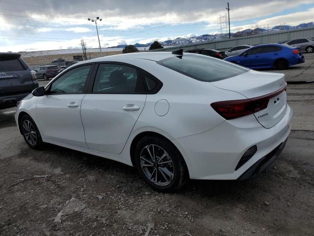 3KPF24AD3PE654800 - 2023 KIA FORTE LX WHITE photo 2