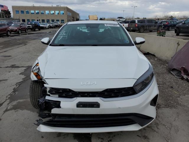 3KPF24AD3PE654800 - 2023 KIA FORTE LX WHITE photo 5