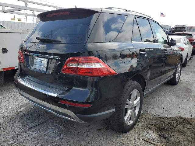 4JGDA5HB9CA002020 - 2012 MERCEDES-BENZ ML 350 4MATIC BLACK photo 3