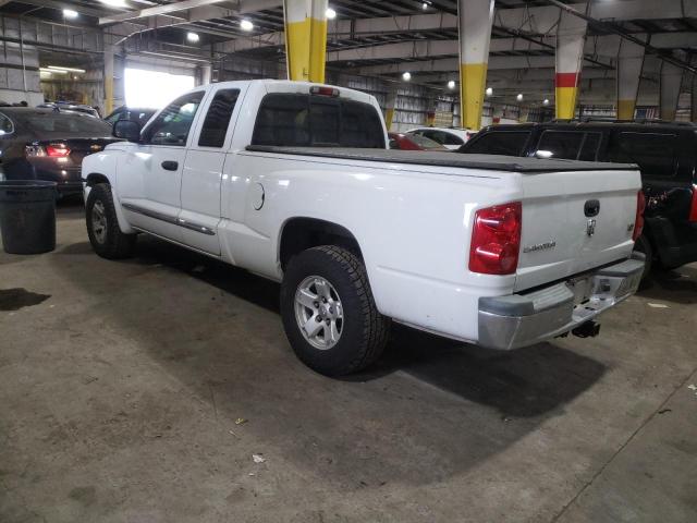 1D7HW52J26S652948 - 2006 DODGE DAKOTA LARAMIE WHITE photo 2