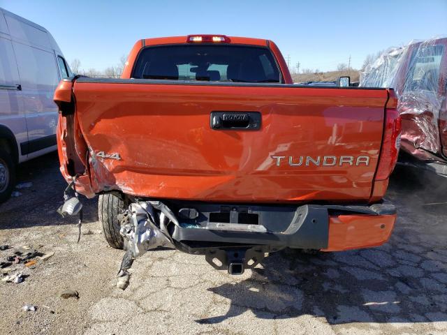 5TFHW5F11JX762793 - 2018 TOYOTA TUNDRA CREWMAX LIMITED ORANGE photo 6