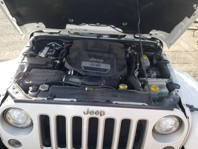 1C4HJWEG5JL924197 - 2018 JEEP WRANGLER U SAHARA WHITE photo 12