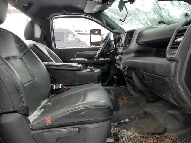 3C7WRNBL9MG573472 - 2021 RAM 5500 白色 照片 7