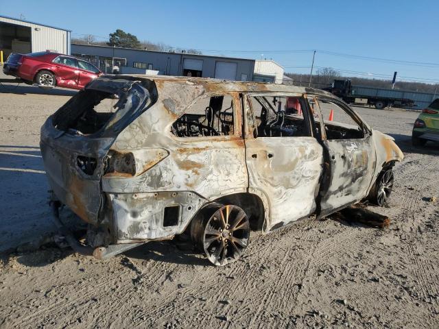 5TDKKRFH4GS504742 - 2016 TOYOTA HIGHLANDER XLE 银色 照片 3